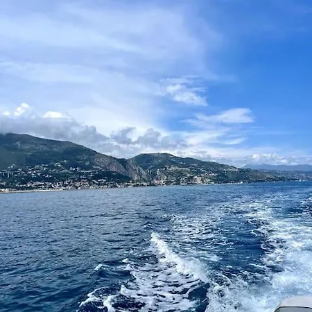Jolie De Bord De La Cote D'azur * Roquebrune-Cap-Martin